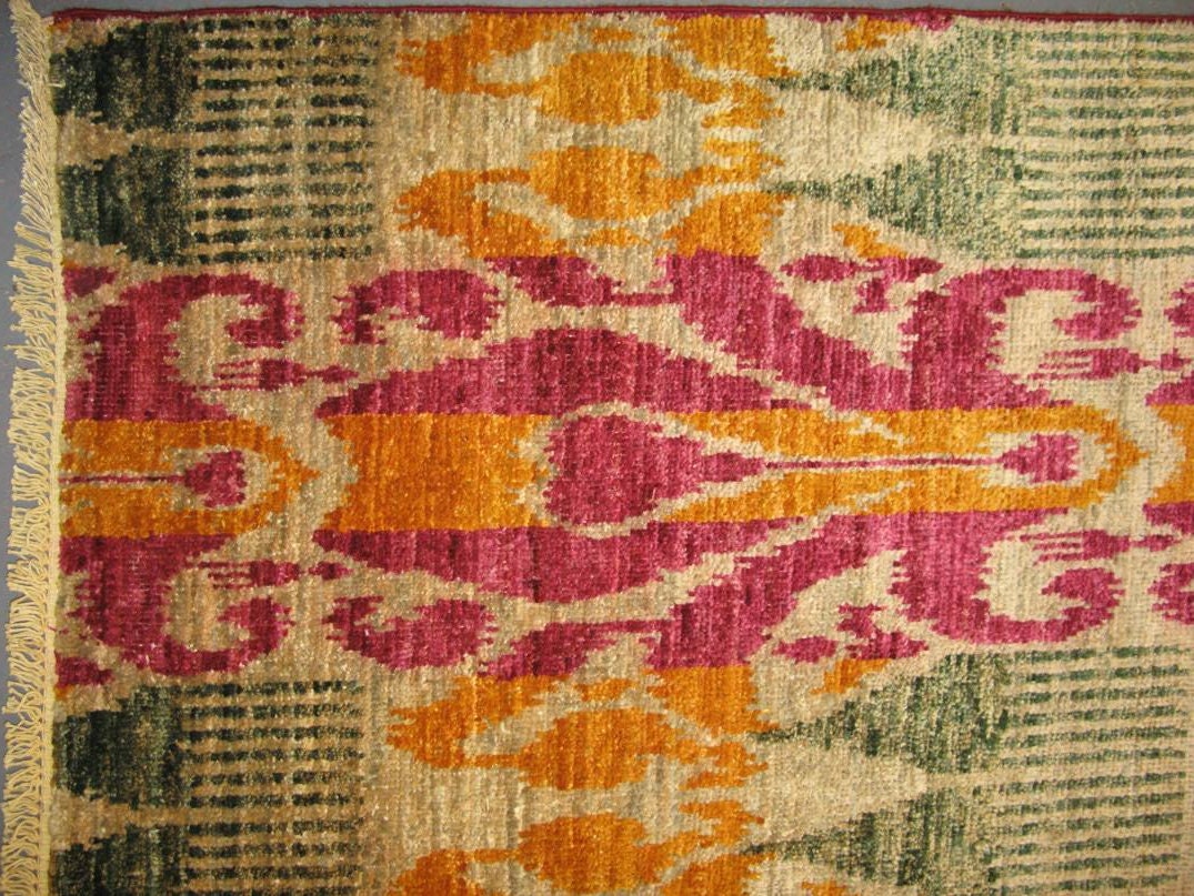 Ikat Carpet | 9'1" x 8'11" | Home Decor | Hand-knotted Area Rug